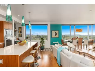 Photo #2: 21037628 Listing