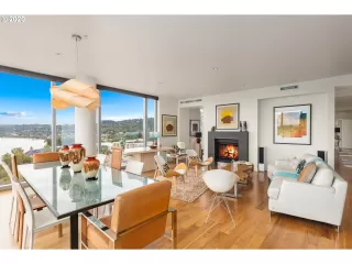 Photo #4: 21037628 Listing