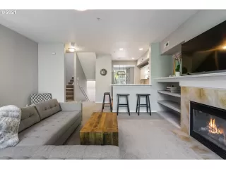 Photo #5: 21037922 Listing