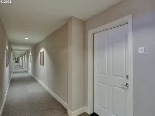 Photo #5: 21037939 Listing