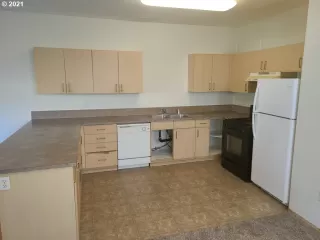 Photo #4: 21038240 Listing