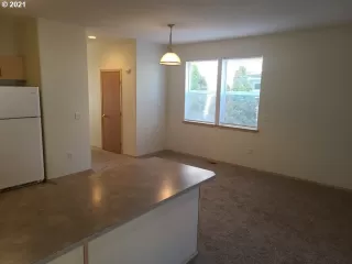 Photo #6: 21038240 Listing