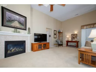 Photo #5: 21038248 Listing 