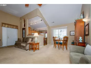 Photo #6: 21038248 Listing 