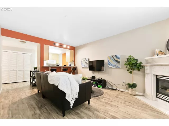 MLS: 21038364 Condo For Sale