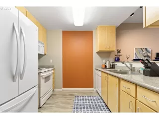 Photo #3: 21038364 Listing