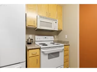 Photo #4: 21038364 Listing