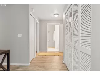 Photo #6: 21038364 Listing