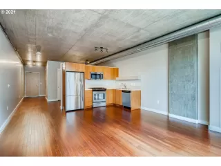 Photo #2: 21038592 Listing