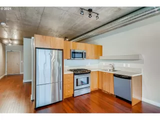 Photo #4: 21038592 Listing