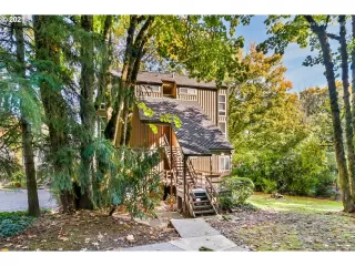 Photo #2: 21038712 Listing