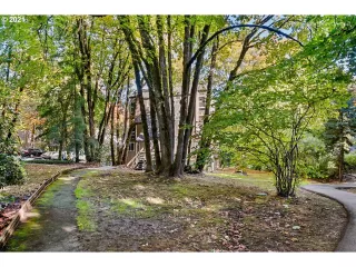 Photo #3: 21038712 Listing