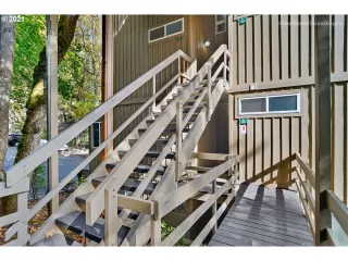 Photo #5: 21038712 Listing