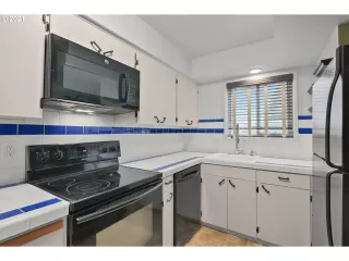 Photo #6: 21039478 Listing 