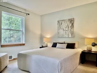 Photo #5: 21039626 Listing