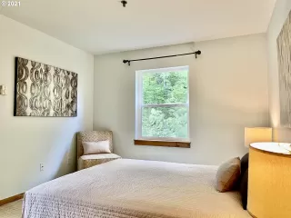 Photo #6: 21039626 Listing