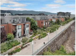 Photo #2: 21039666 Listing