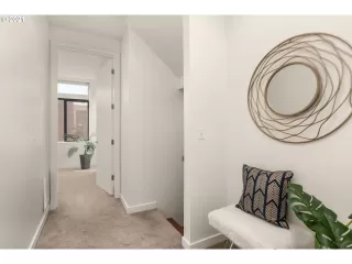 Photo #6: 21039666 Listing