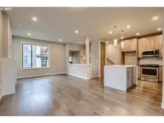 Photo #6: 21040101 Listing 