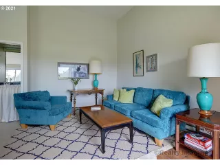 Photo #4: 21040282 Listing