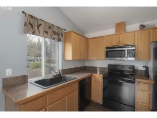 Photo #2: 21040383 Listing