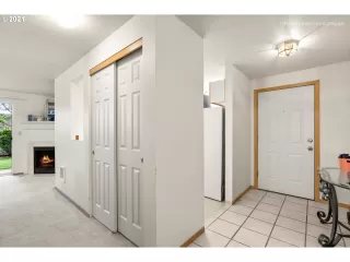 Photo #3: 21040916 Listing