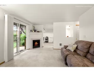 Photo #6: 21040916 Listing