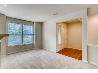 Photo #6: 21040954 Listing