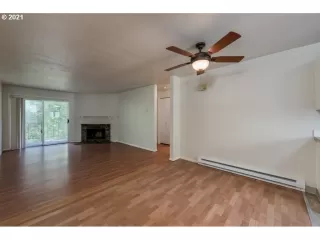 Photo #5: 21041258 Listing 