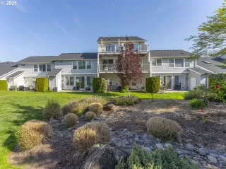 Photo #2: 21041377 Listing