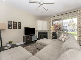 Photo #4: 21041377 Listing