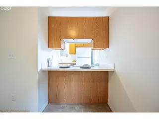 Photo #2: 21042150 Listing