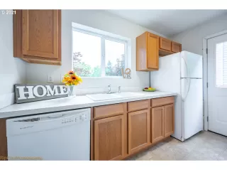 Photo #3: 21042150 Listing