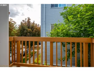 Photo #5: 21042150 Listing