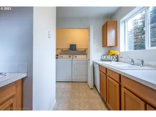 Photo #6: 21042150 Listing