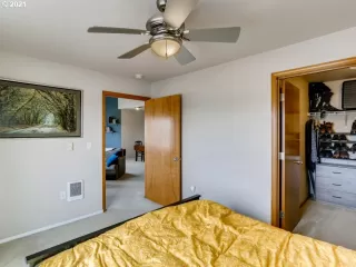 Photo #2: 21042354 Listing