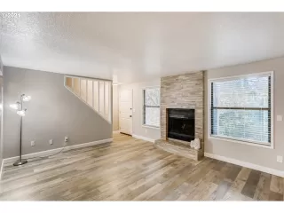 Photo #6: 21042649 Listing