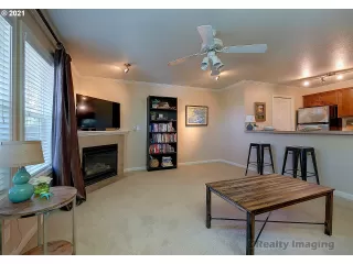 Photo #6: 21043575 Listing