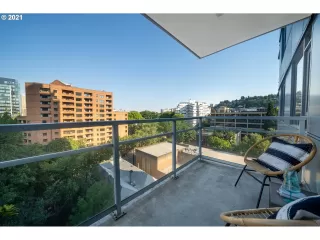 Photo #2: 21043773 Listing