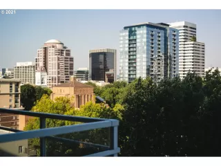 Photo #6: 21043773 Listing