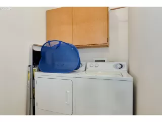 Photo #4: 21044156 Listing