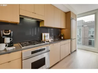 Photo #4: 21044470 Listing