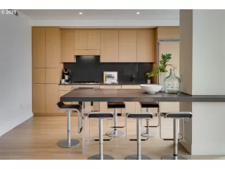 Photo #5: 21044470 Listing