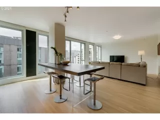 Photo #6: 21044470 Listing