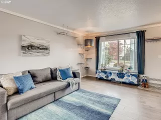 Photo #3: 21044628 Listing