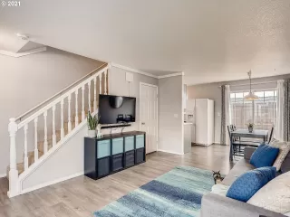 Photo #4: 21044628 Listing