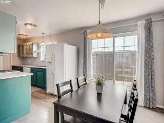 Photo #6: 21044628 Listing