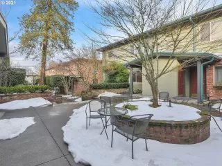 Photo #2: 21044673 Listing