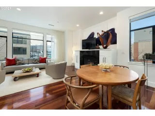 Photo #6: 21044697 Listing