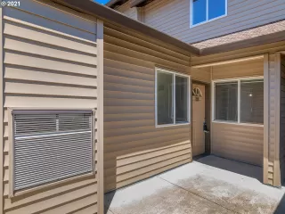 Photo #2: 21045403 Listing